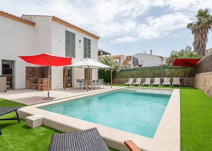 Ferienhaus Mit Privatpool Fuer 8 Personen Ca 176 Qm In Portocolom, Mallorca Suedostkueste Von Mallorca