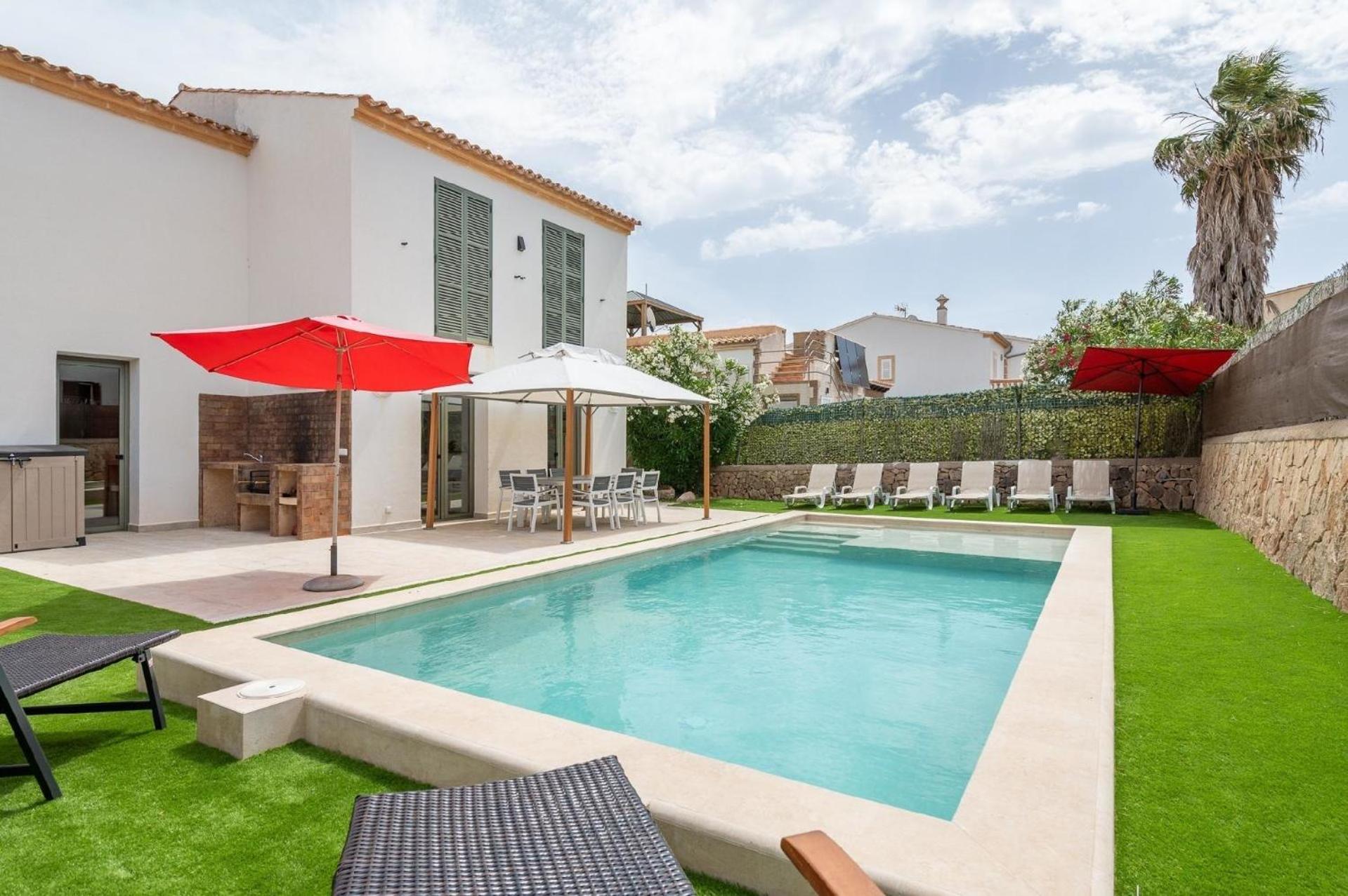 Ferienhaus Mit Privatpool Fuer 8 Personen Ca 176 Qm In Portocolom, Mallorca Suedostkueste Von Mallorca